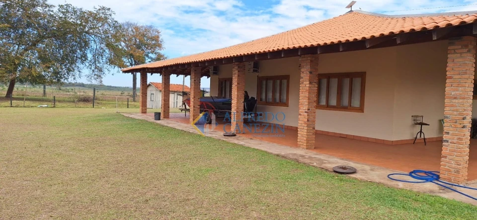 Fazenda em Tapira/PR com 247 alqueires, plantando 172 alq, beira do Rio Ivaí