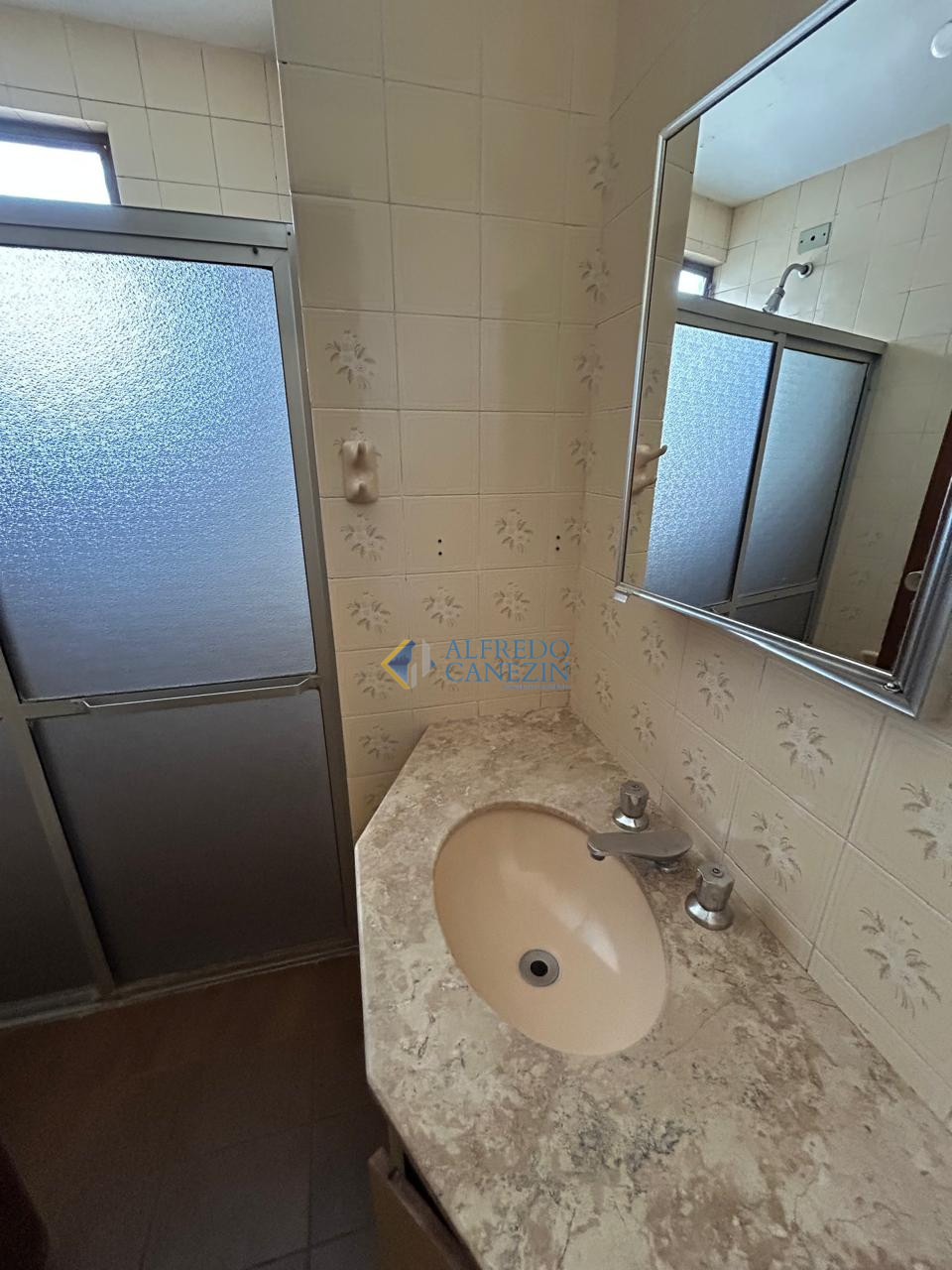 Apartamento à venda ao lado do INSS no Jardim Shangri-lá em Londrina