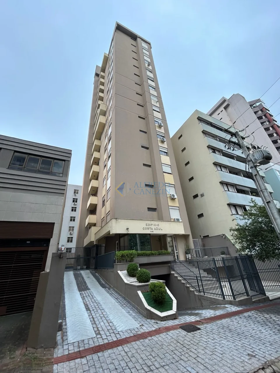 Apartamento Totalmente Reformado no Centro de Londrina – Edifício Costa Azul
