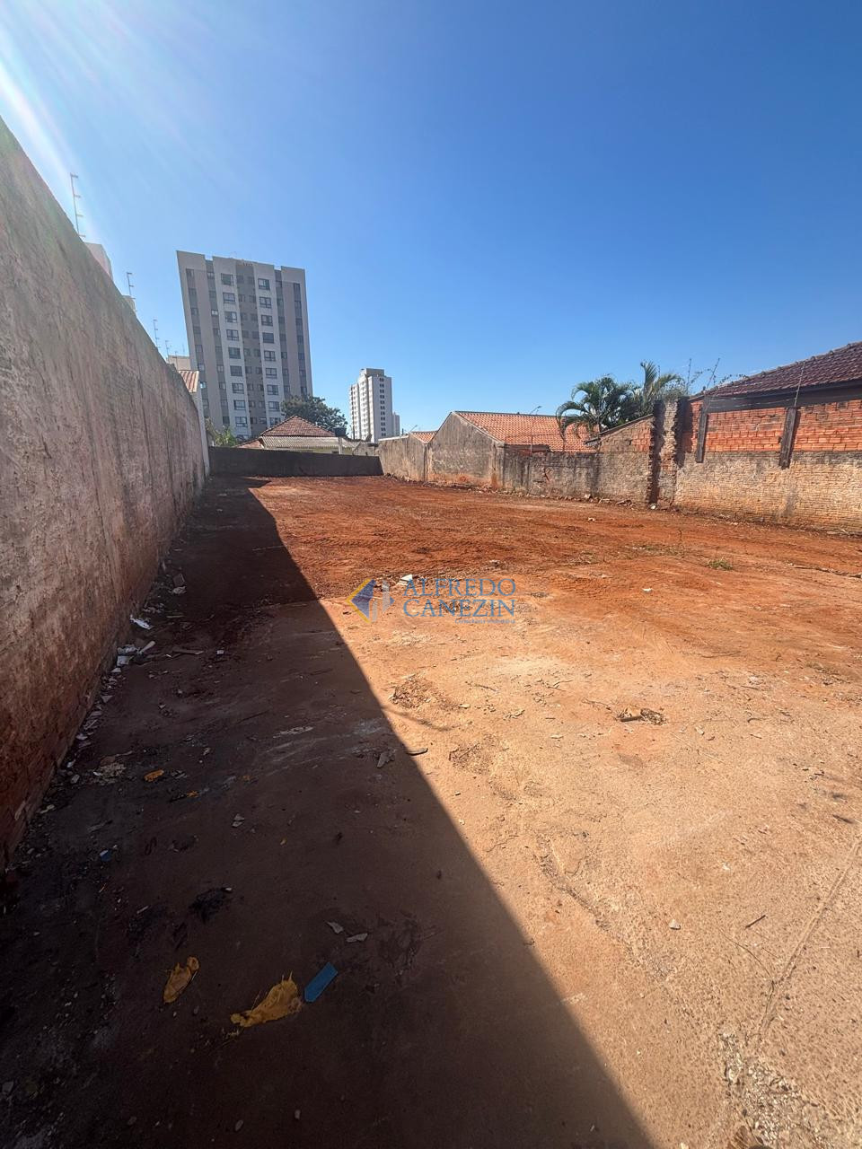 Ótimo terreno na Vila Brasil com 565,50m²