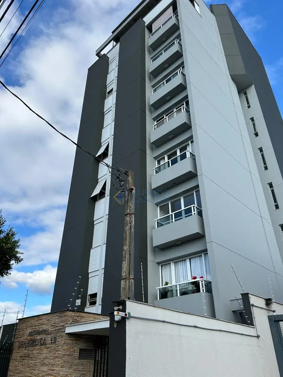 Apartamento à venda ao lado do INSS no Jardim Shangri-lá em Londrina