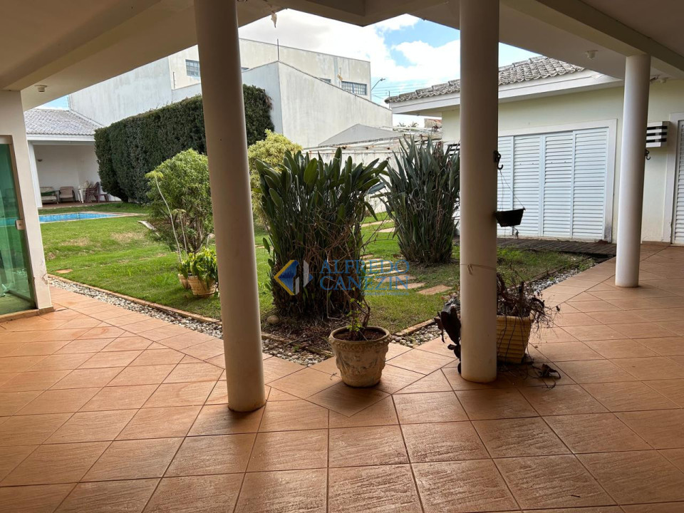 Excelente casa térrea no Jd. Itatiaia para venda