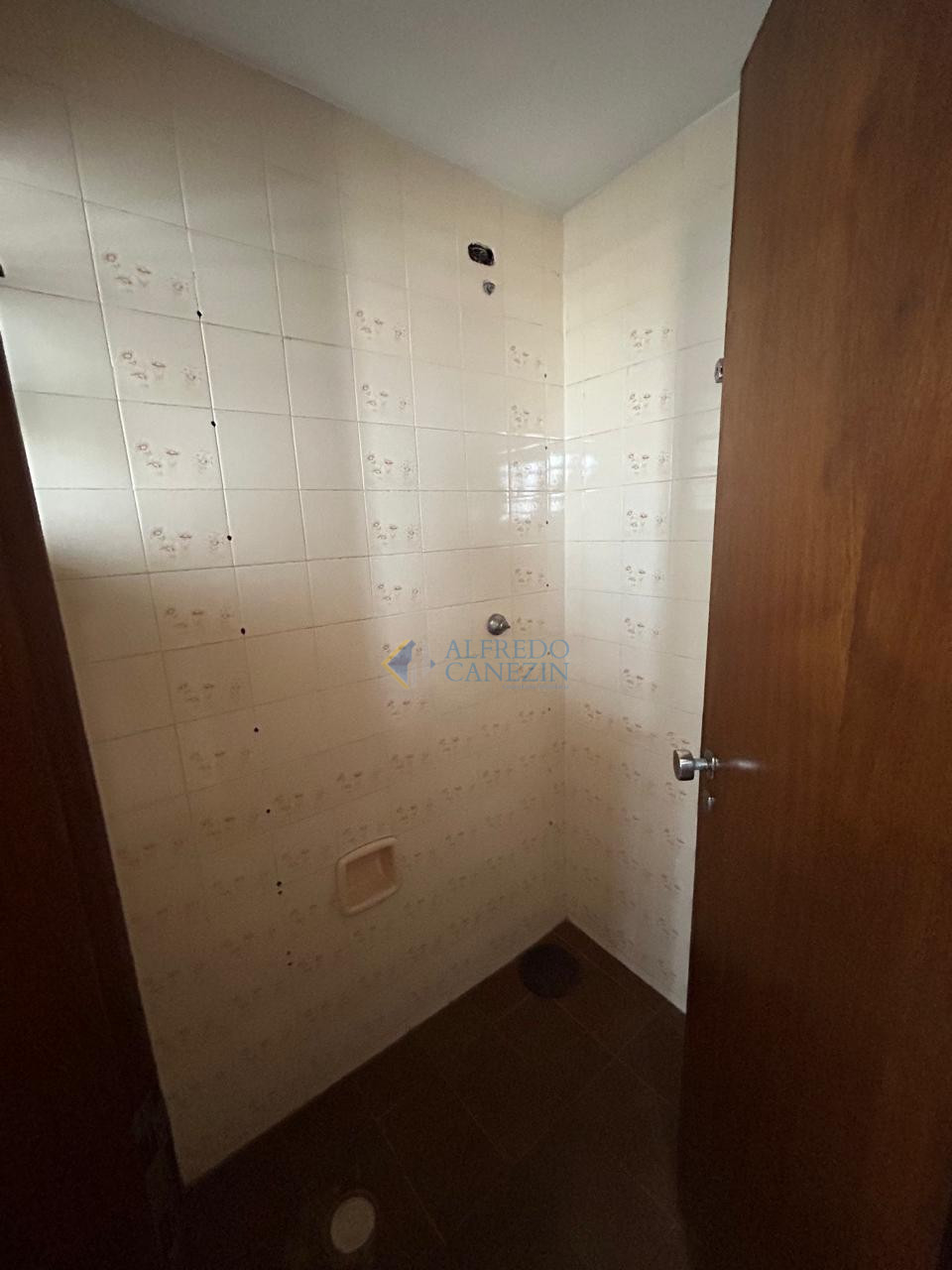 Apartamento à venda ao lado do INSS no Jardim Shangri-lá em Londrina