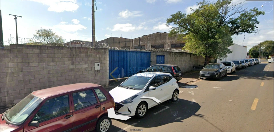 Terreno ZC-3 para venda no alto da Avenida Inglaterra