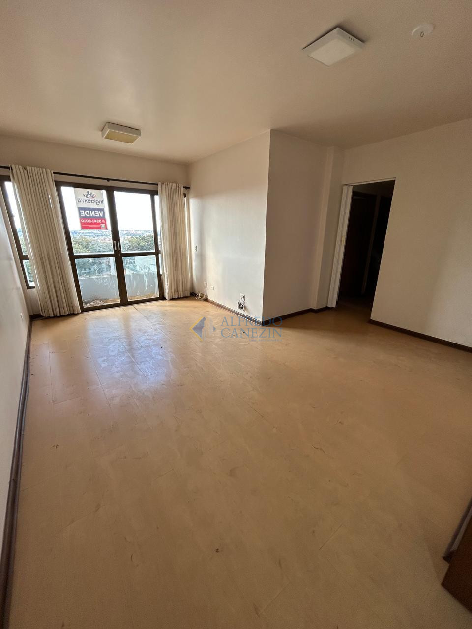 Apartamento à venda ao lado do INSS no Jardim Shangri-lá em Londrina