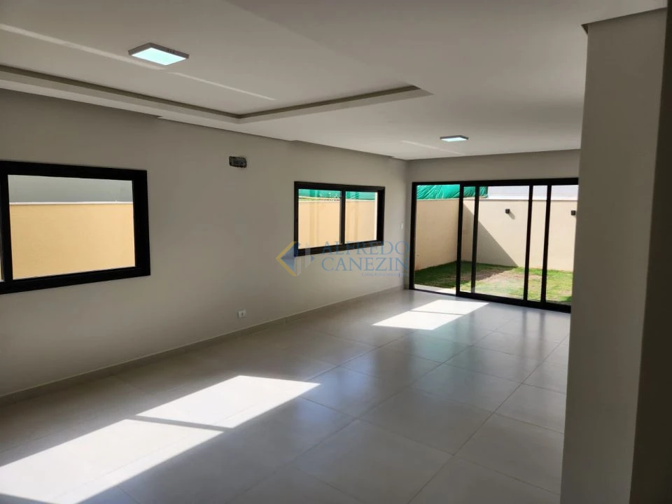 Lindo sobrado à venda no Condomínio Tangará/Parque Tauá