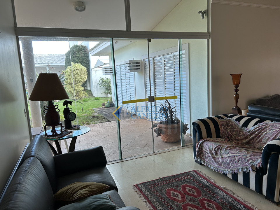 Excelente casa térrea no Jd. Itatiaia para venda
