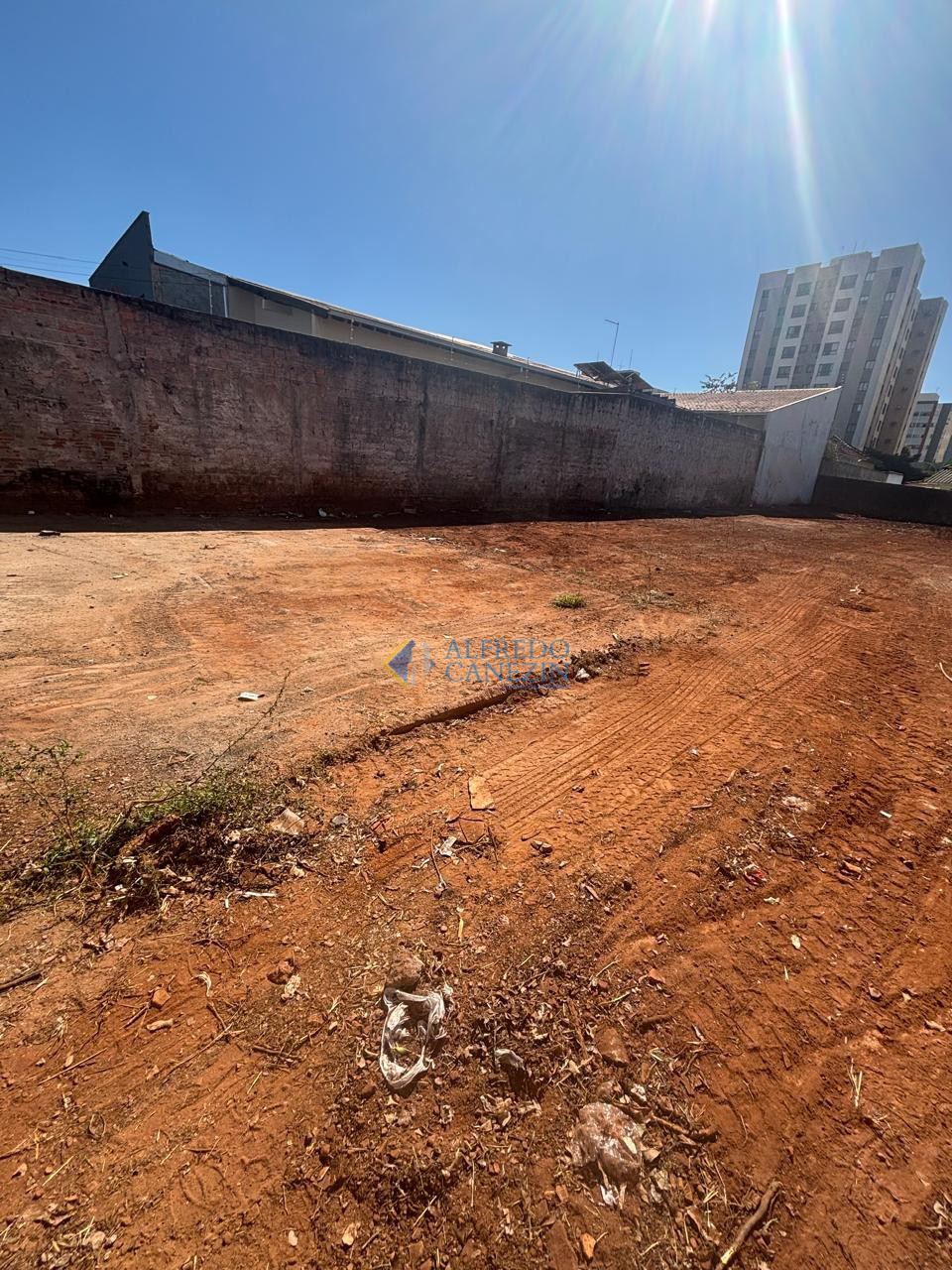 Ótimo terreno na Vila Brasil com 565,50m²