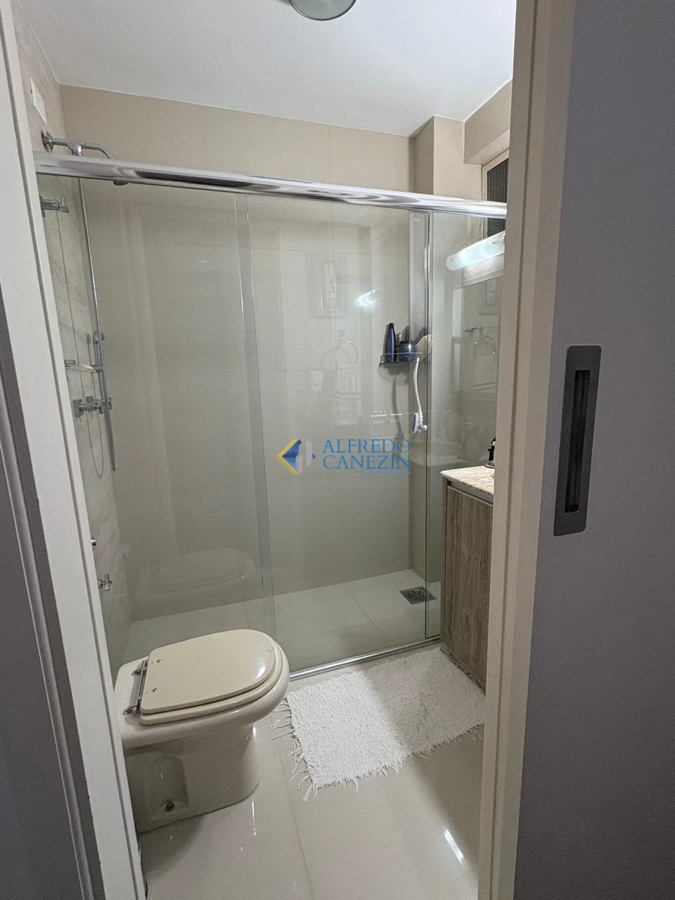 Apartamento Totalmente Reformado no Centro de Londrina – Edifício Costa Azul