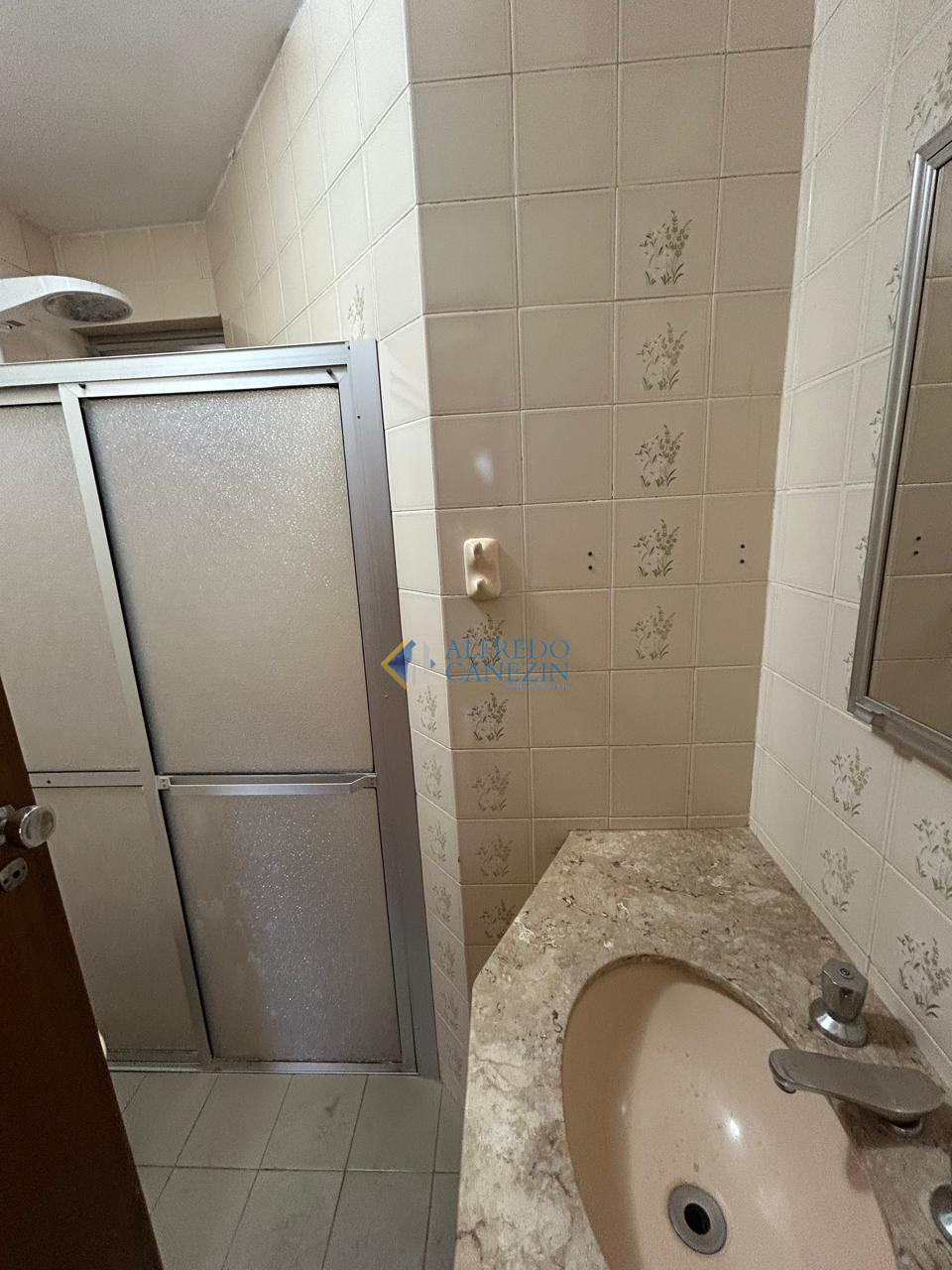 Apartamento à venda ao lado do INSS no Jardim Shangri-lá em Londrina
