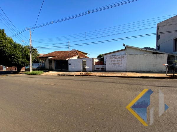 Terreno de esquina com 346.6m² no Jardim Califórnia, Londrina - PR