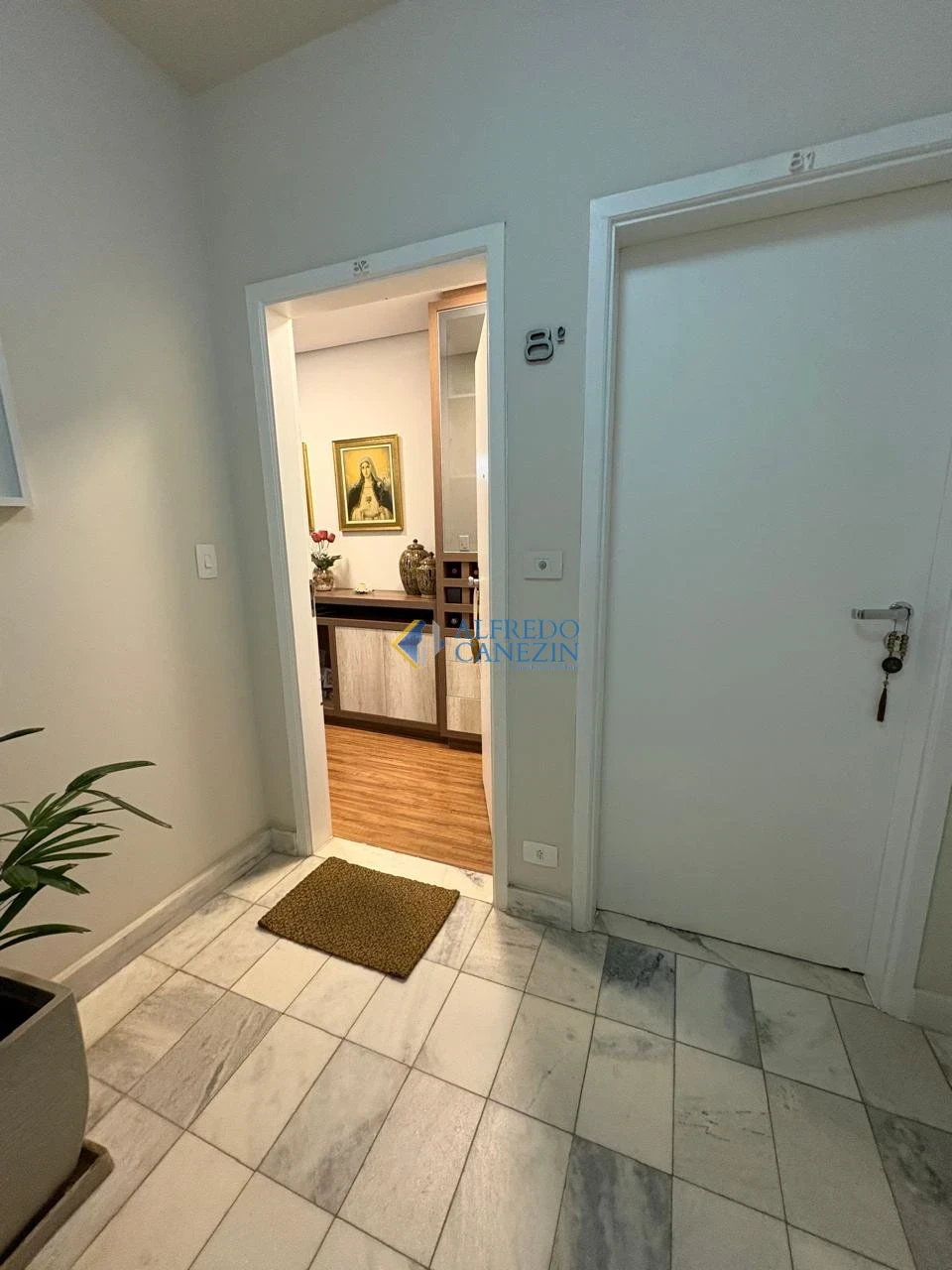 Apartamento Totalmente Reformado no Centro de Londrina – Edifício Costa Azul