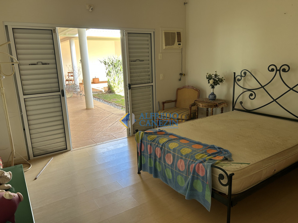 Excelente casa térrea no Jd. Itatiaia para venda