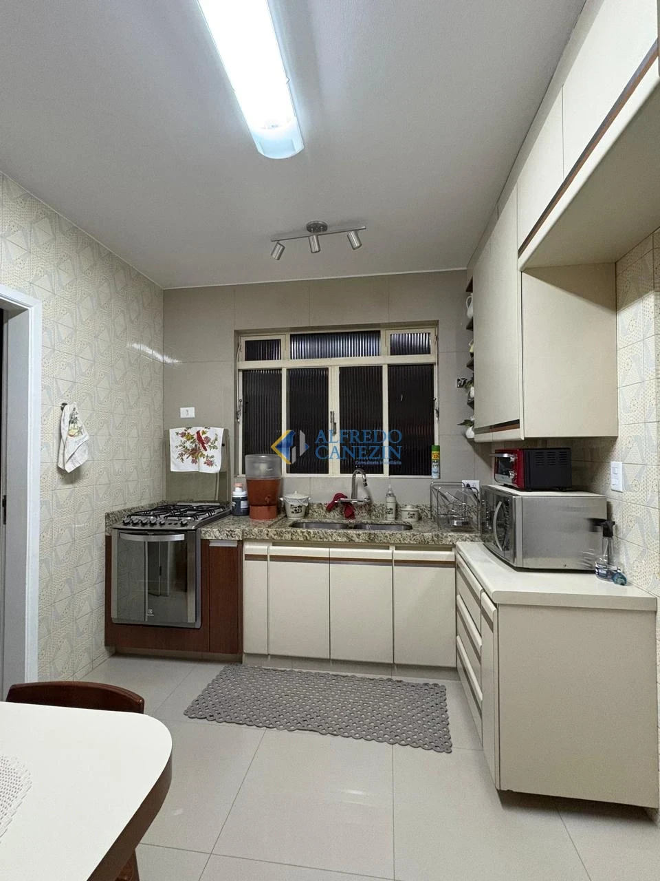 Apartamento Totalmente Reformado no Centro de Londrina – Edifício Costa Azul
