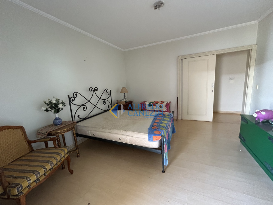Excelente casa térrea no Jd. Itatiaia para venda