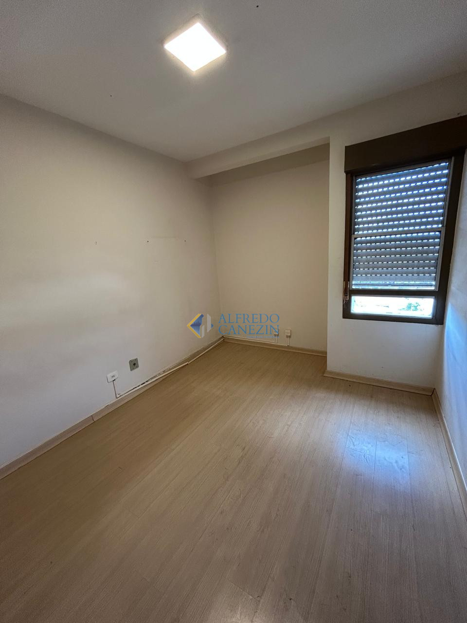 Apartamento à venda ao lado do INSS no Jardim Shangri-lá em Londrina