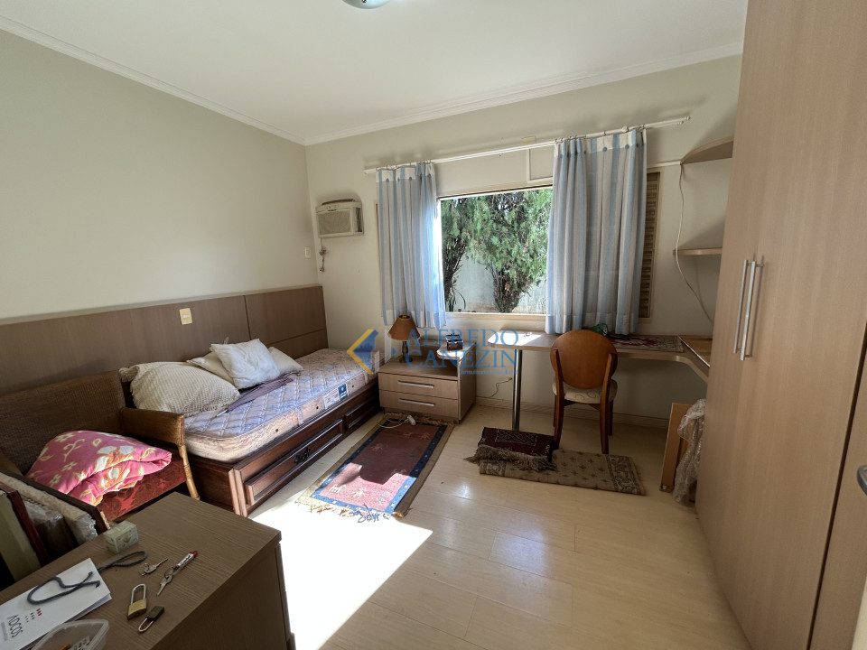 Excelente casa térrea no Jd. Itatiaia para venda