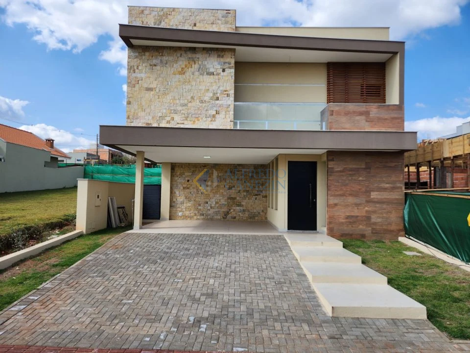 Lindo sobrado à venda no Condomínio Tangará/Parque Tauá