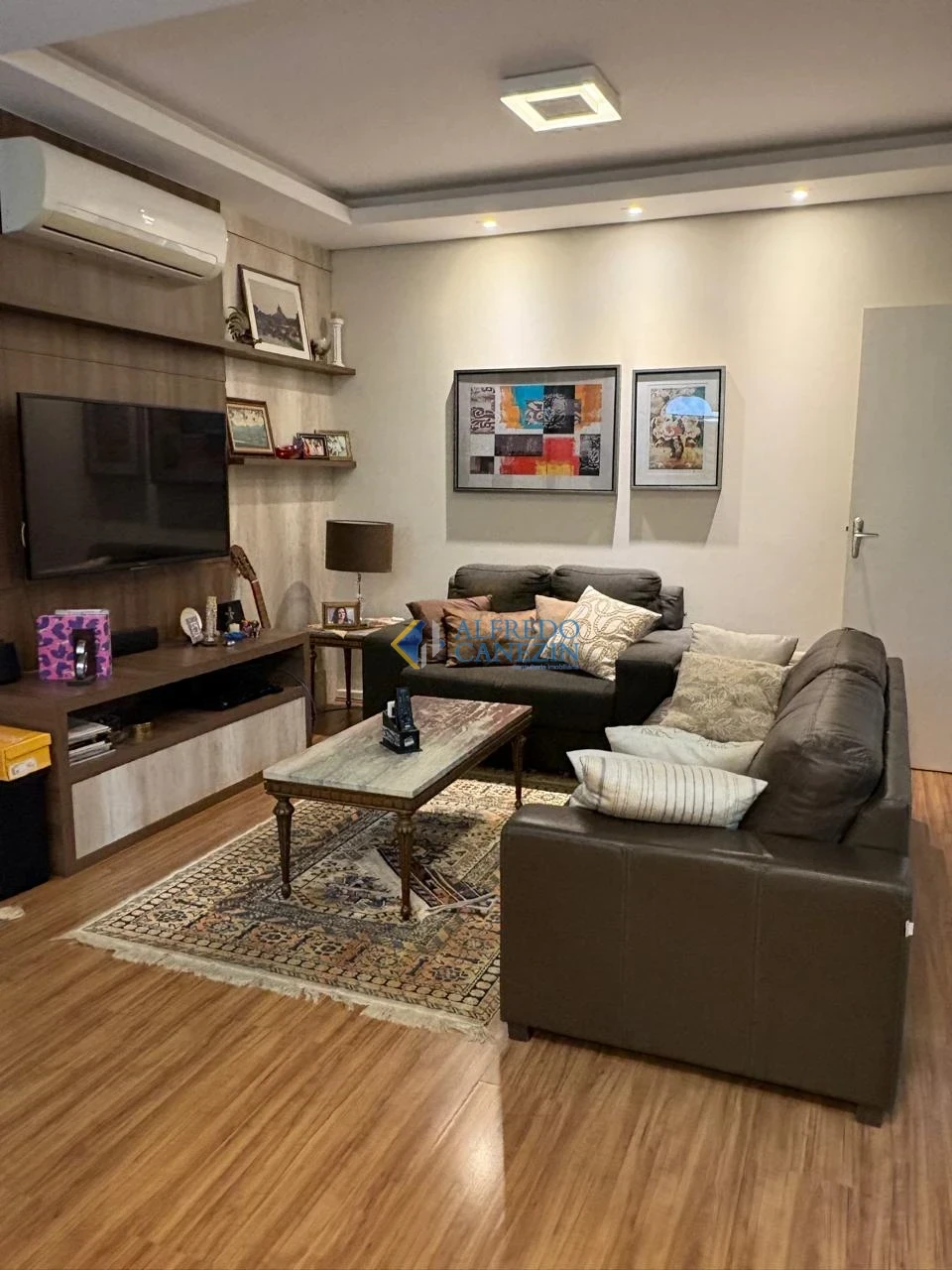 Apartamento Totalmente Reformado no Centro de Londrina – Edifício Costa Azul