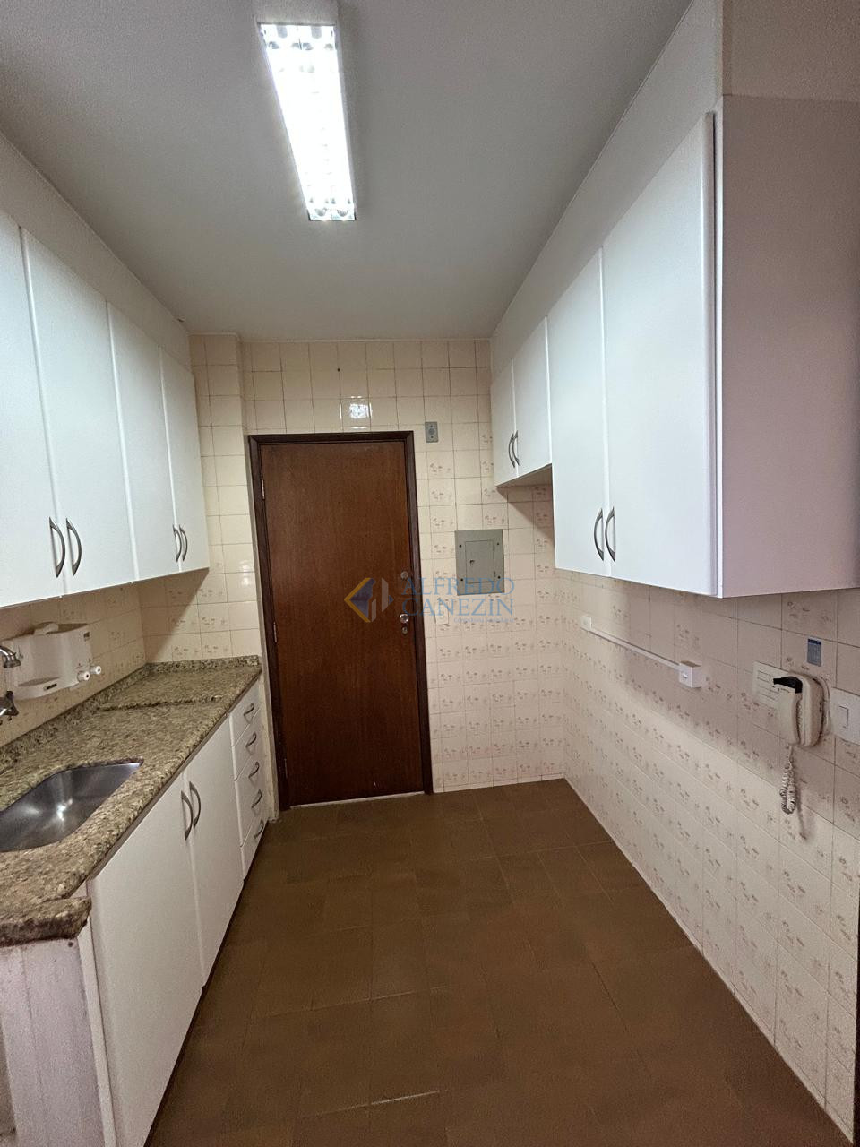 Apartamento à venda ao lado do INSS no Jardim Shangri-lá em Londrina