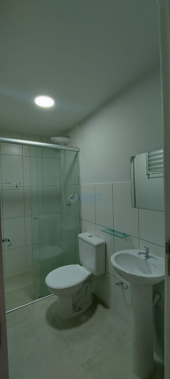 Apartamento à venda no Ed. Libertá na área central de Londrina com 2 vagas