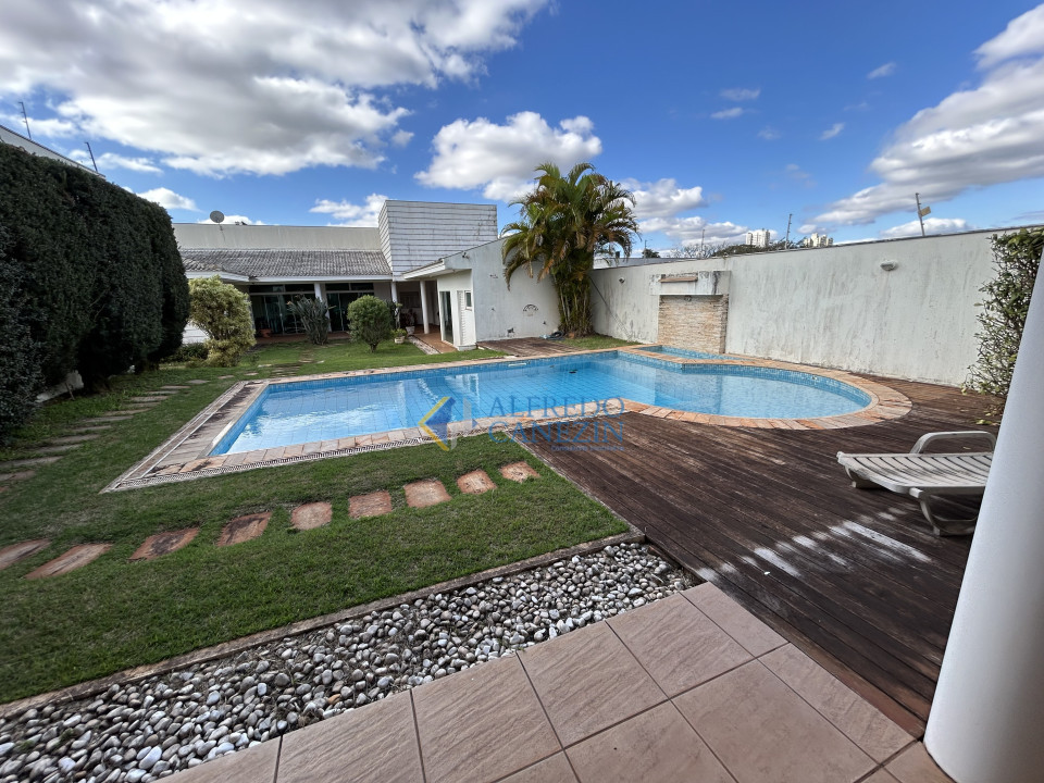 Excelente casa térrea no Jd. Itatiaia para venda