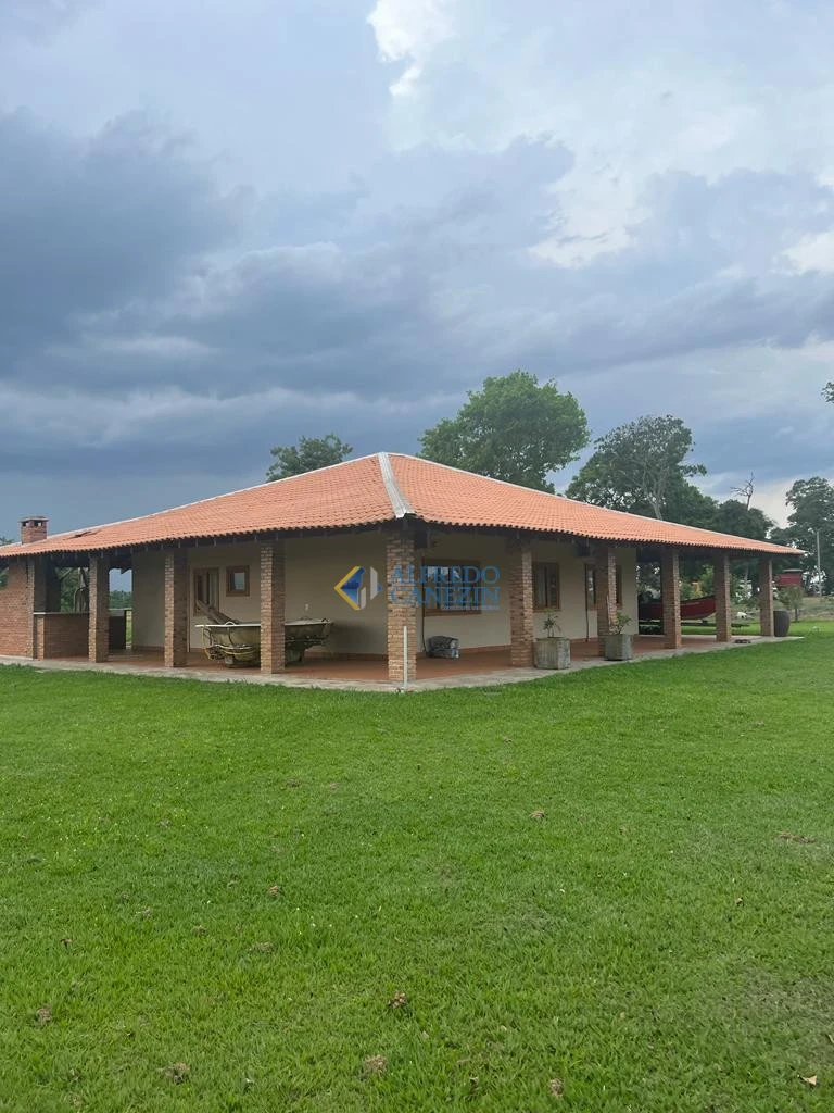 Fazenda em Tapira/PR com 247 alqueires, plantando 172 alq, beira do Rio Ivaí
