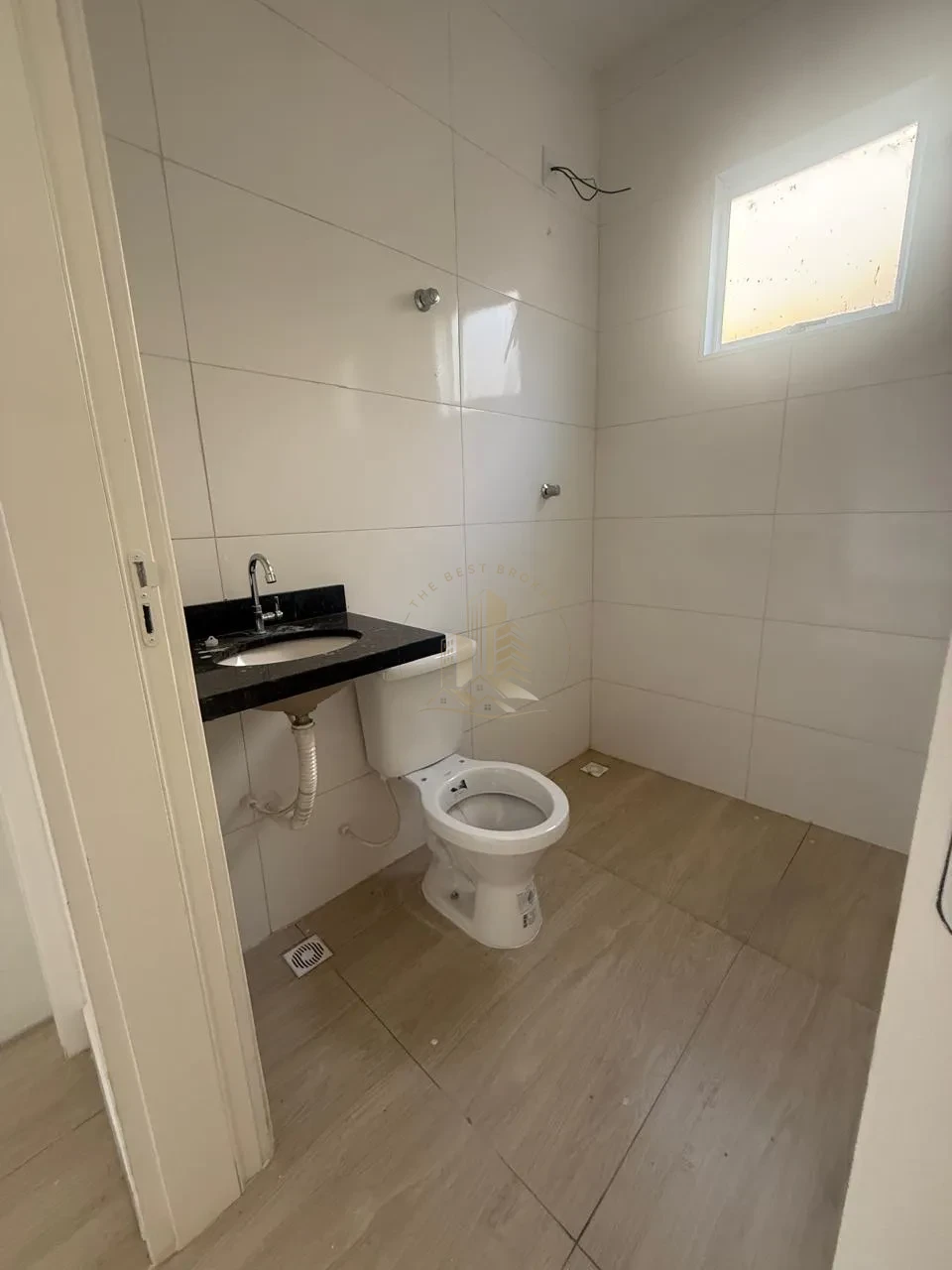 CASA TERRENO EM CONSTRUÇÃO