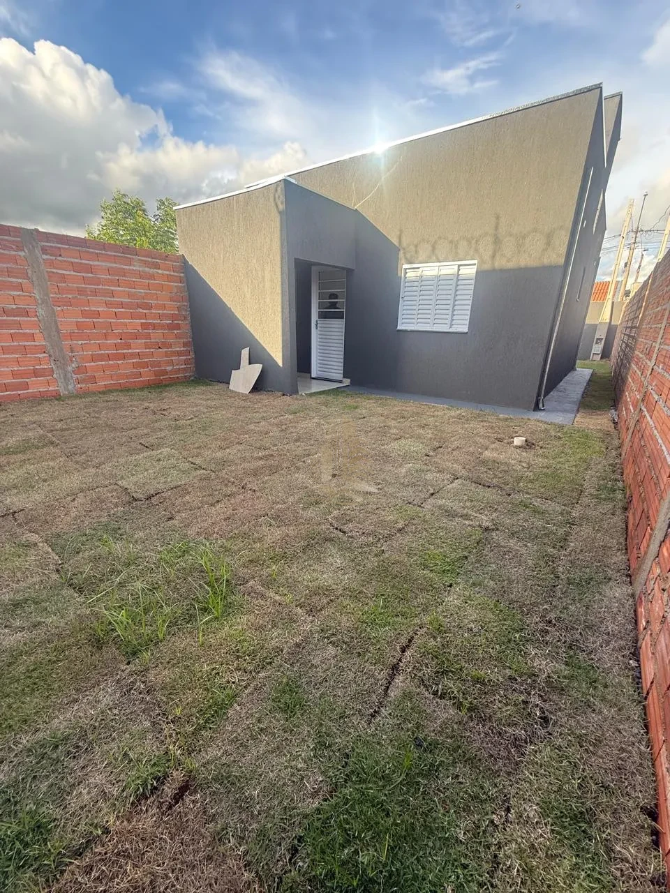 CASA TERRENO EM CONSTRUÇÃO