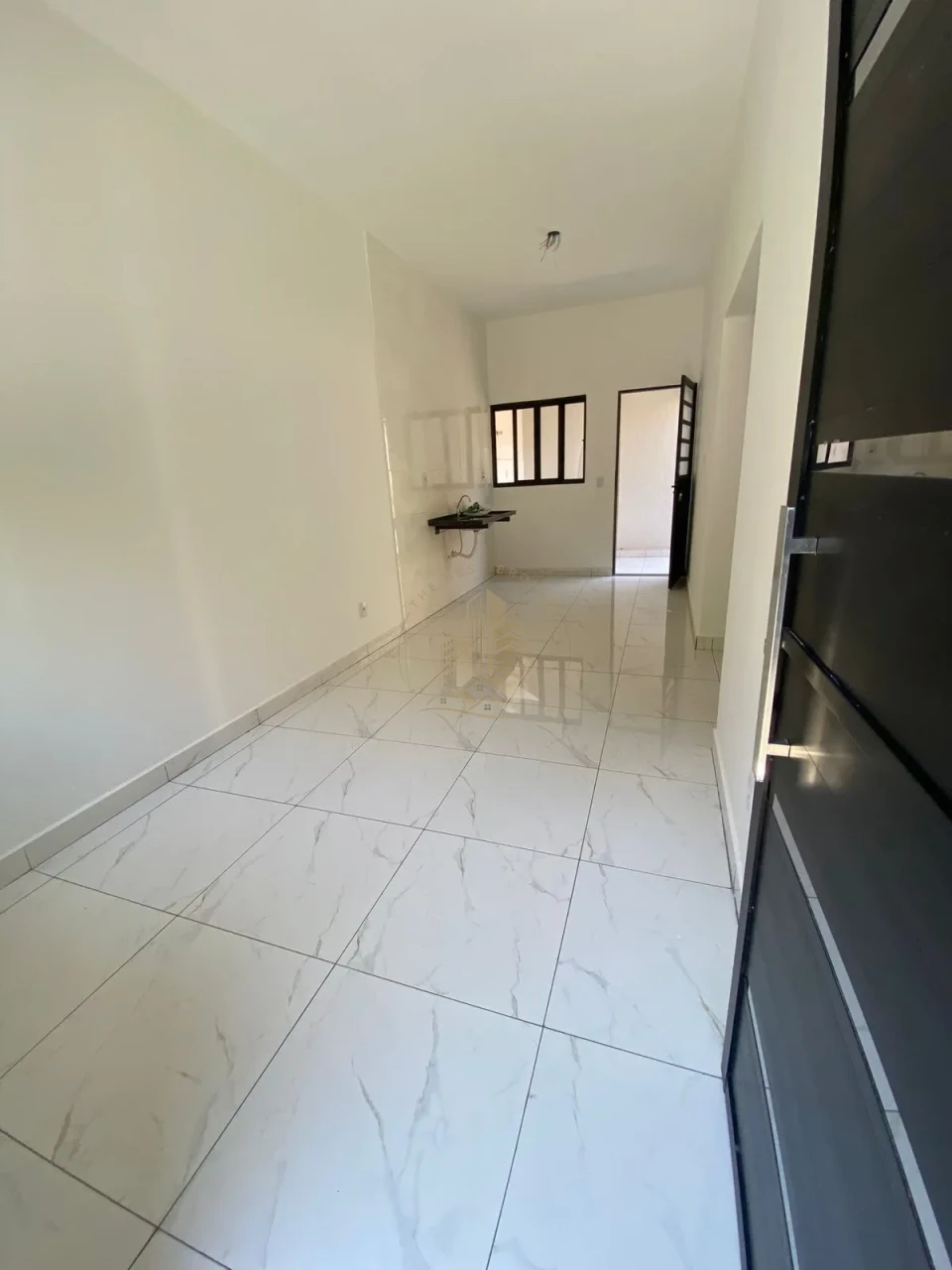 CASA TERRENO EM CONSTRUÇÃO