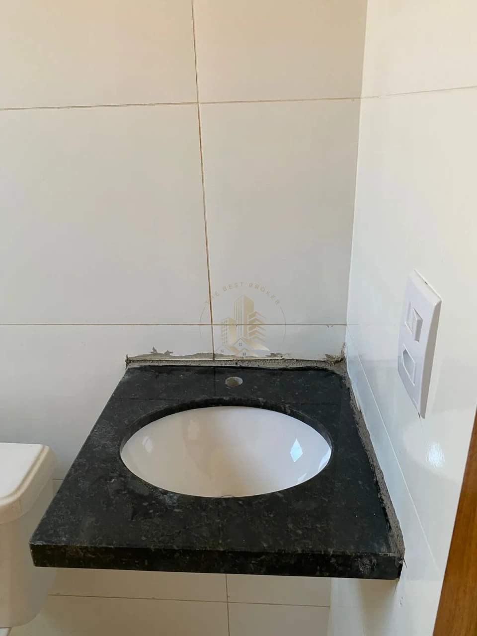 CASA TERRENO EM CONSTRUÇÃO