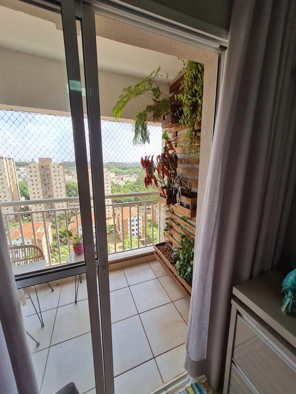 Imagens do imóveis APARTAMENTO PORTEIRA FECHADA NA AV. CARAMURU