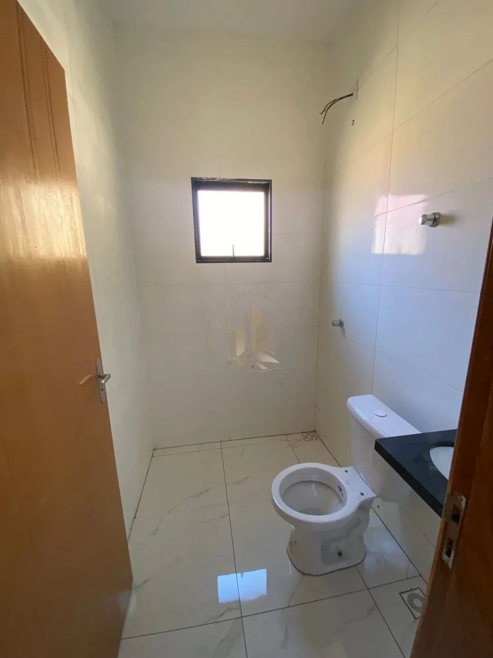 CASA TERRENO EM CONSTRUÇÃO
