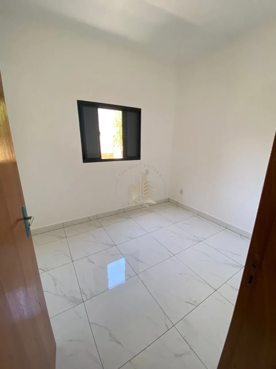 CASA TERRENO EM CONSTRUÇÃO