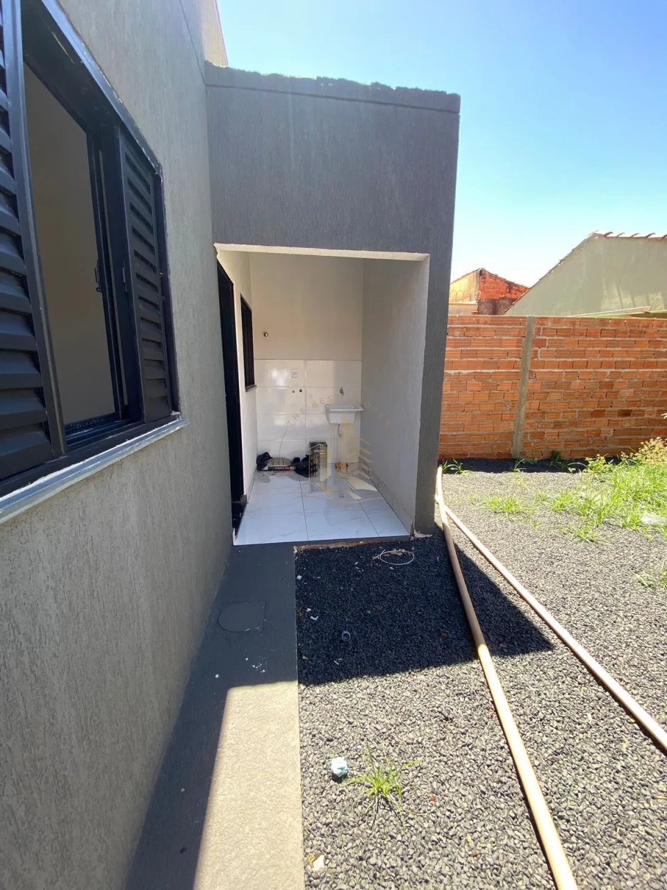 CASA TERRENO EM CONSTRUÇÃO