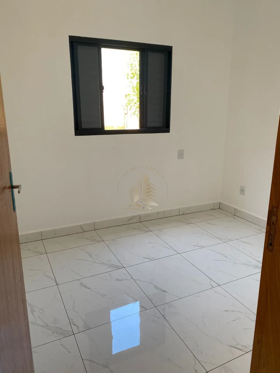 CASA TERRENO EM CONSTRUÇÃO
