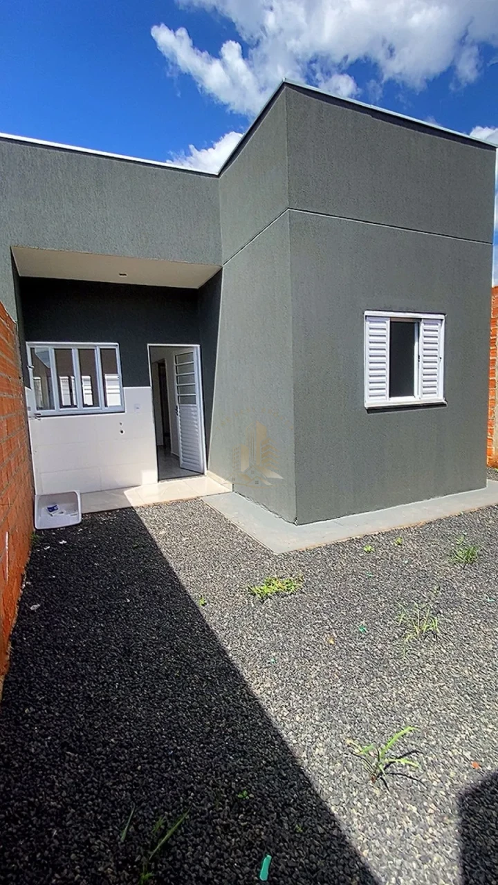 CASA TERRENO EM CONSTRUÇÃO