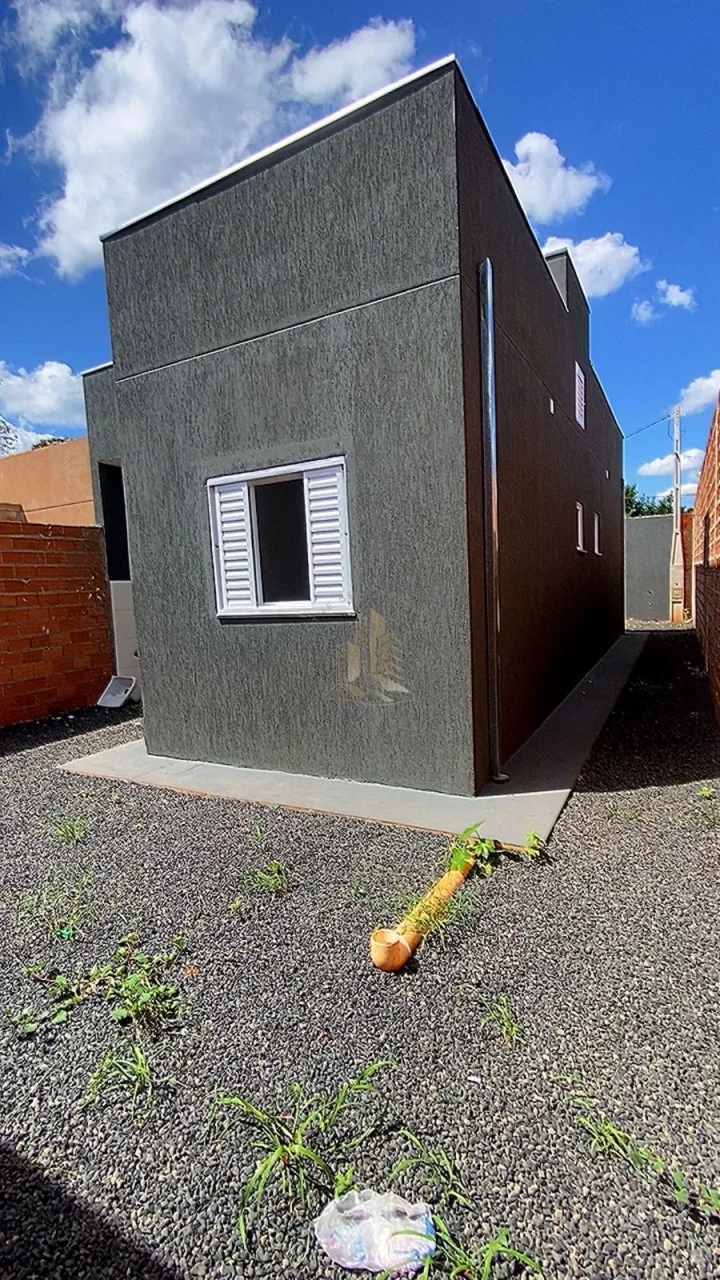 CASA TERRENO EM CONSTRUÇÃO