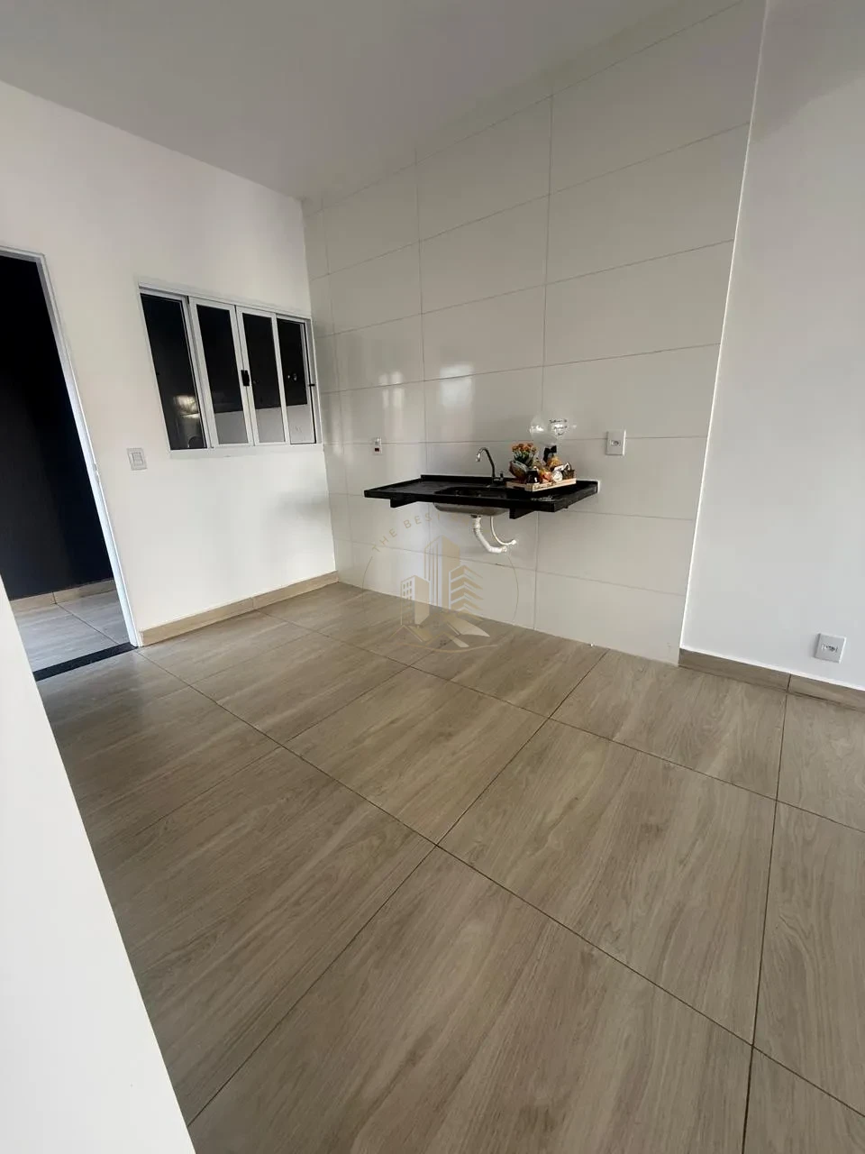 CASA TERRENO EM CONSTRUÇÃO