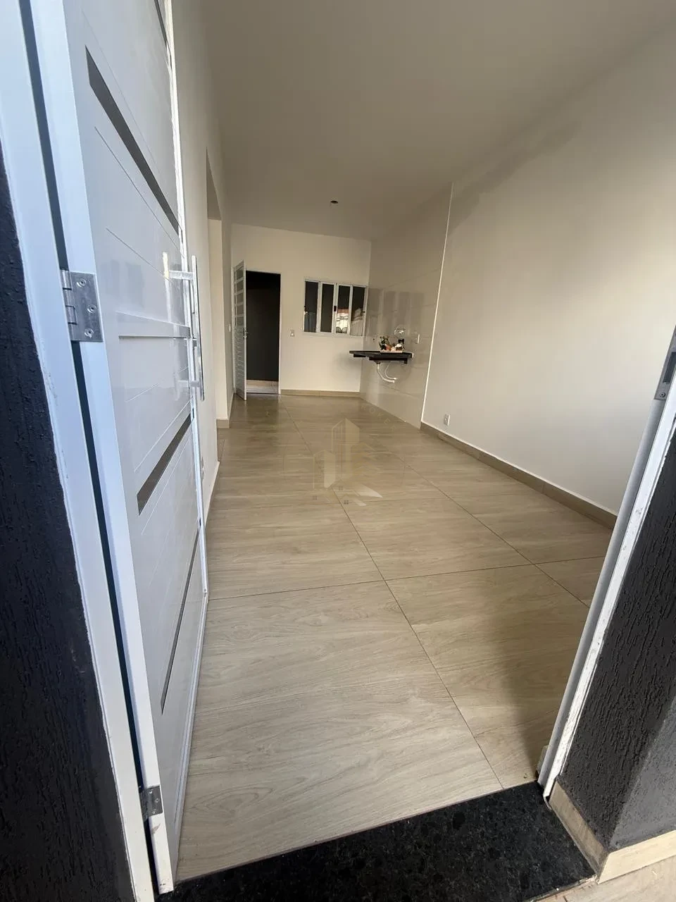 CASA TERRENO EM CONSTRUÇÃO