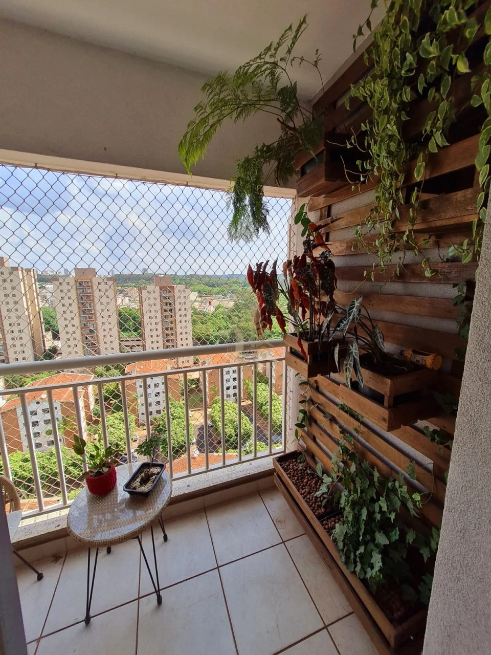Imagens do imóveis APARTAMENTO PORTEIRA FECHADA NA AV. CARAMURU