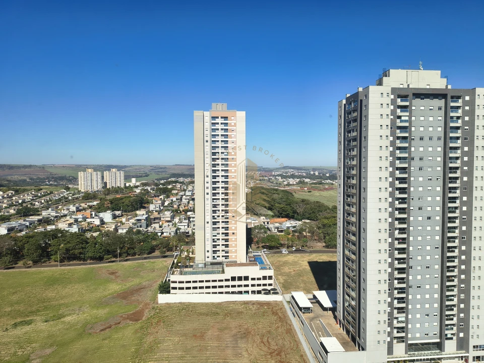 Apartamento (3 dormitorios na Quinta da primavera)
