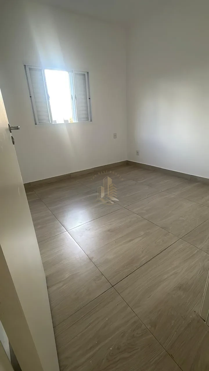 CASA TERRENO EM CONSTRUÇÃO