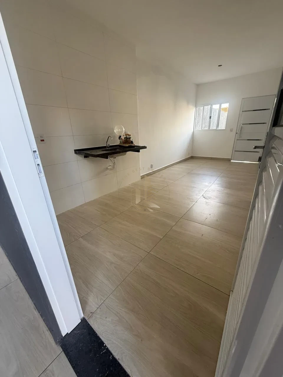 CASA TERRENO EM CONSTRUÇÃO