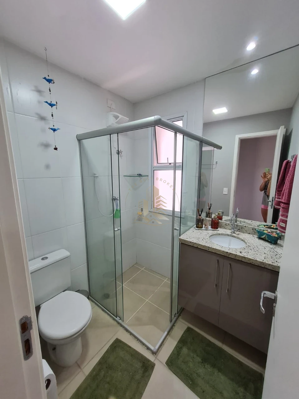 Imagens do imóveis APARTAMENTO PORTEIRA FECHADA NA AV. CARAMURU