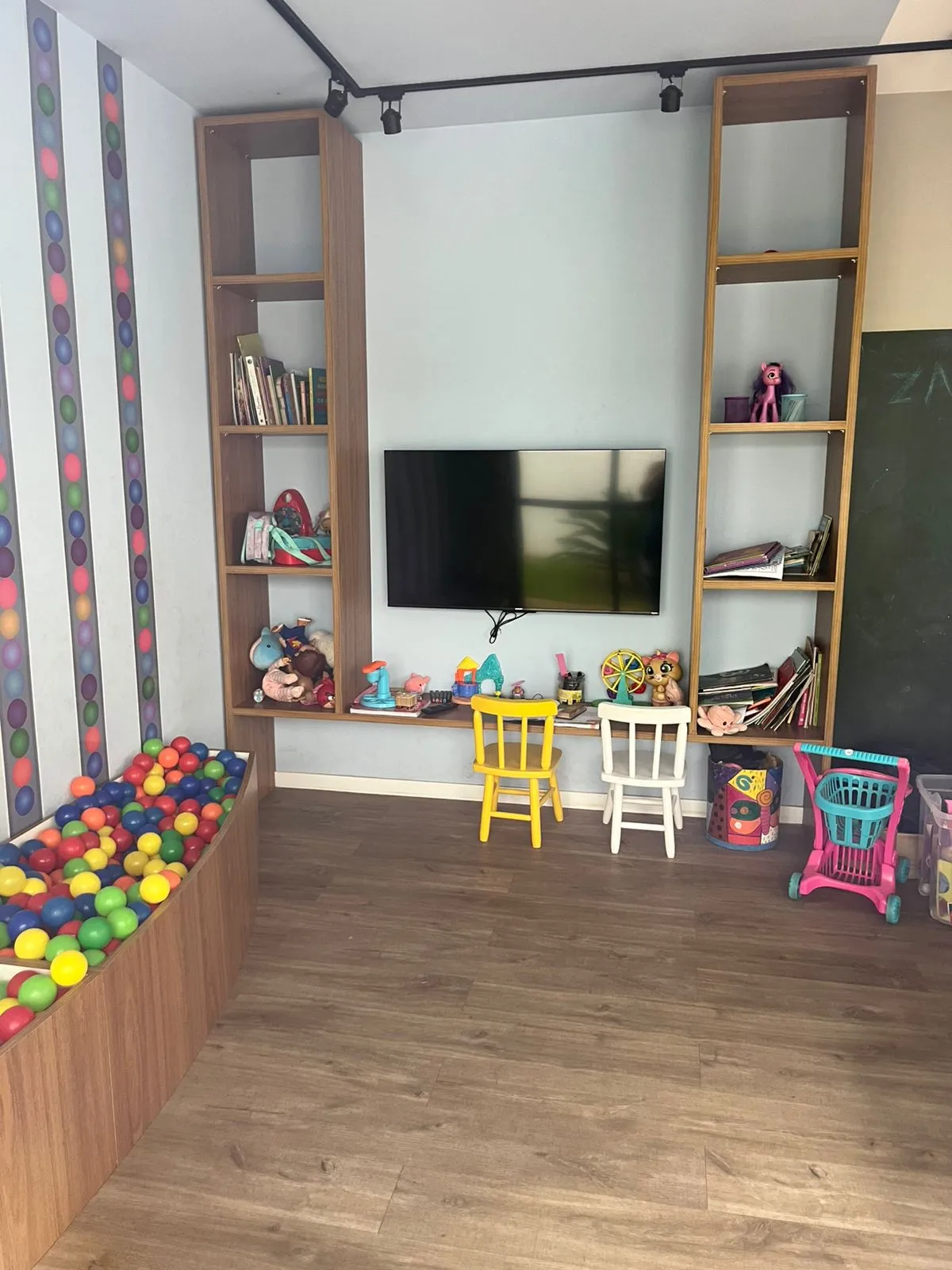 Apartamento com quintal no Sumarezinho