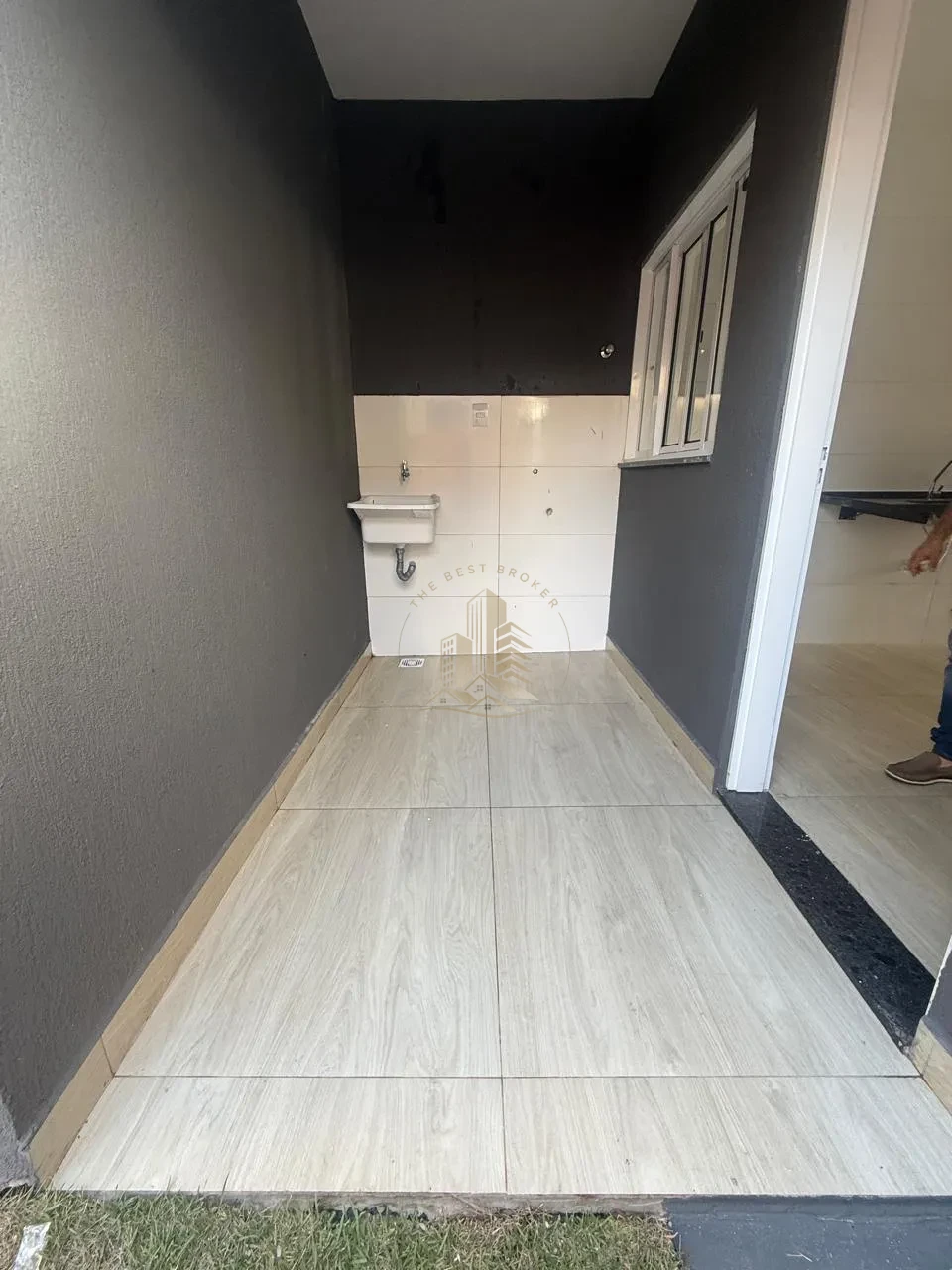CASA TERRENO EM CONSTRUÇÃO