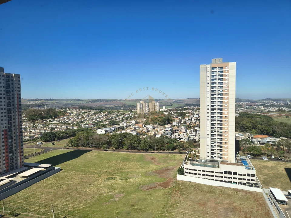 Apartamento (3 dormitorios na Quinta da primavera)