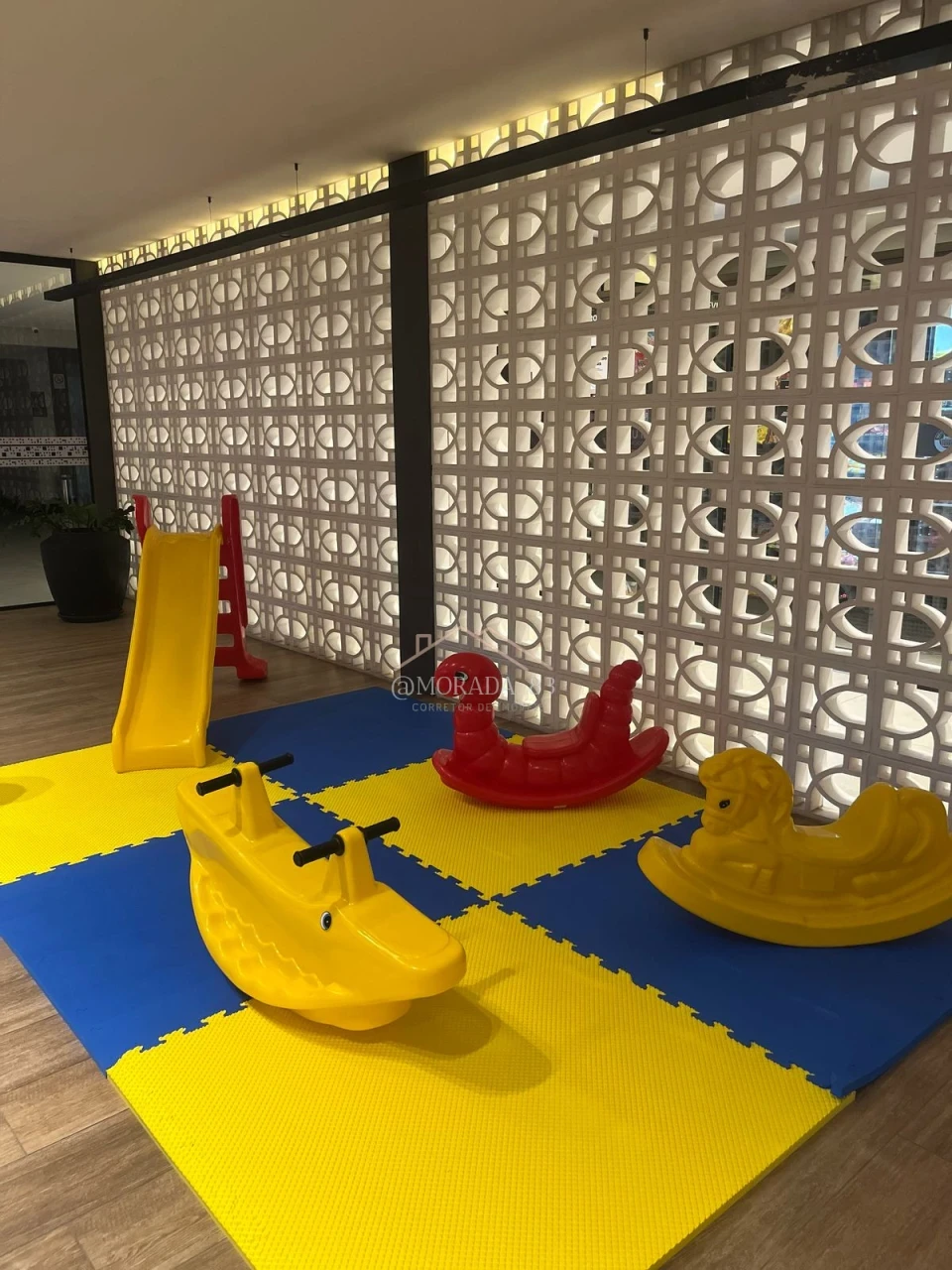 Imagens do imóveis Apartamento Mobiliado Á Venda   em  Intermares