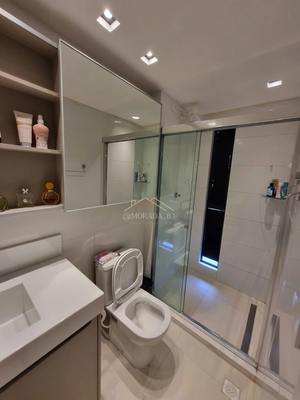 Imagens do imóveis Apartamento Mobiliado Á Venda   em  Intermares